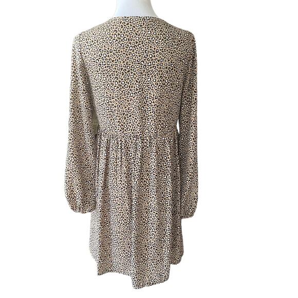 Altar'd State V Neck Tie Babydoll Dress Size Medium Animal Print NEW NWT AE203 - Picture 4 of 8